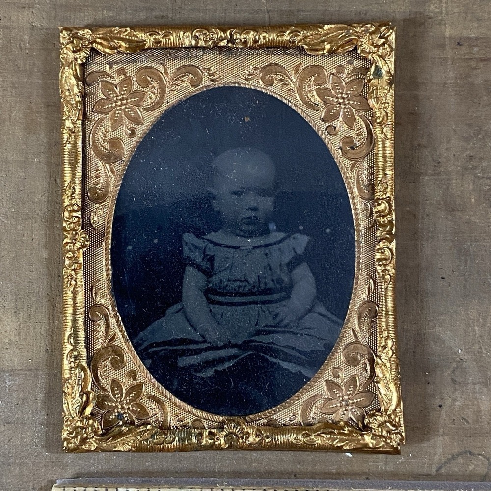 1/9 Plate TintypePhoto Victorian Baby 1860 - 1870s in‎ Dress Brass Mat Glass